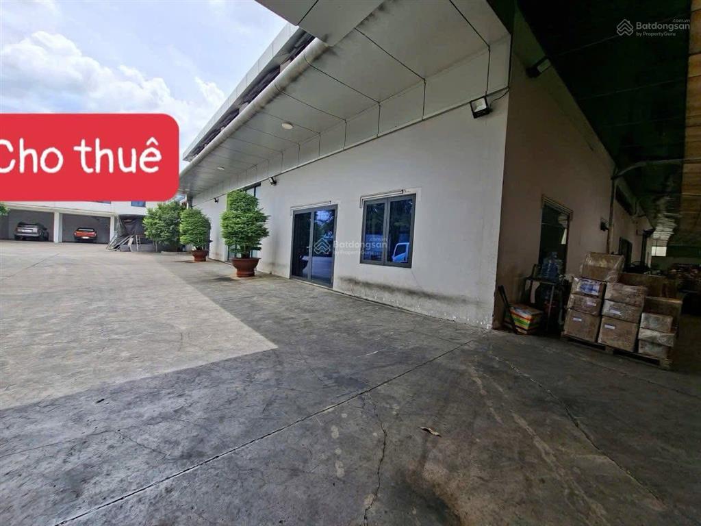 Cho thuê mặt bằng 3000m2 phù hợp mở showroom, cho chứa hàng, gara oto tại hiệp bình