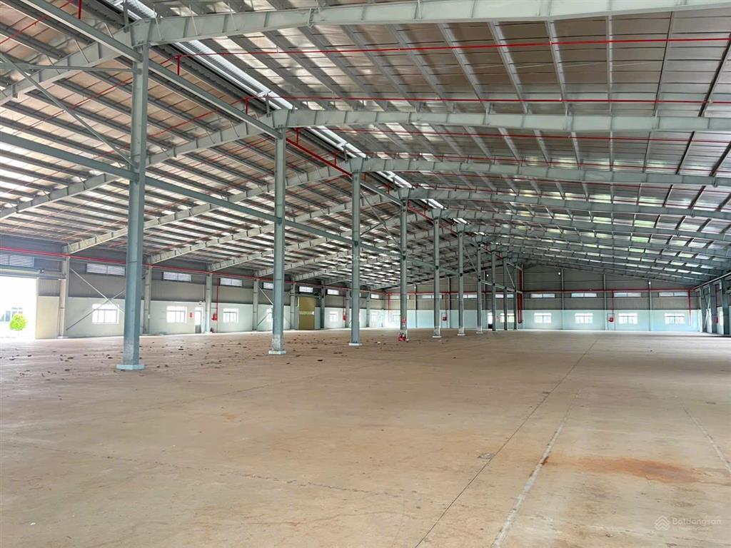 Cho thuê nhà xưởng mới đẹp trong kcn định quán, tổng diện tích 13000m2, xd 7200m2