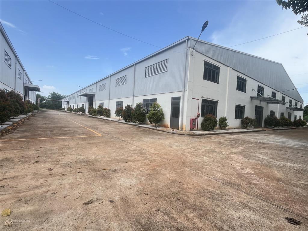 Cho thuê nhà xưởng mới đẹp trong kcn định quán, tổng diện tích 13000m2, xd 7200m2