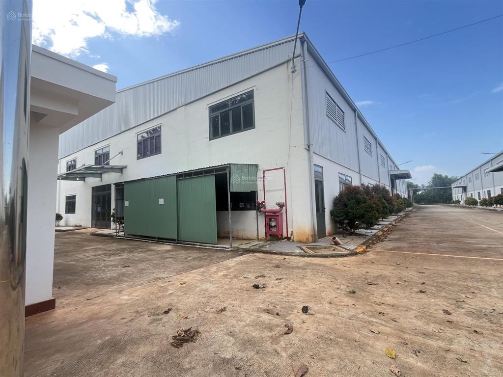 Cho thuê nhà xưởng mới đẹp trong kcn định quán, tổng diện tích 13000m2, xd 7200m2