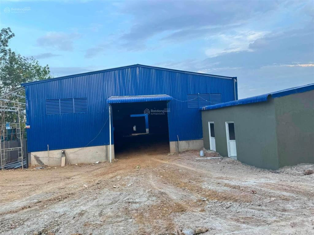 Cho thuê xưởng tại đất cuốc 2500m2 giá chỉ 150tr/tháng xưởng mới đẹp
