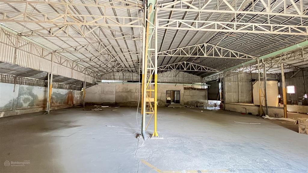 Cho thuê mặt bằng kinh doanh phù hợp showrooms mặt tiền đường đại lộ bình dương