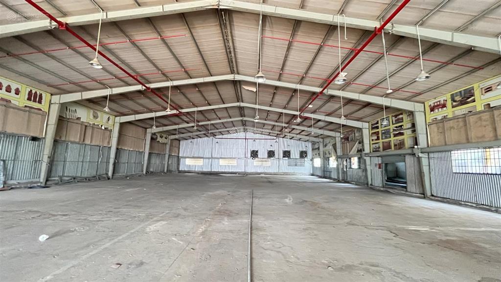 Cho thuê 5565m2 có hai phân xưởng, pccc tự động đường xe cont tại trường thọ