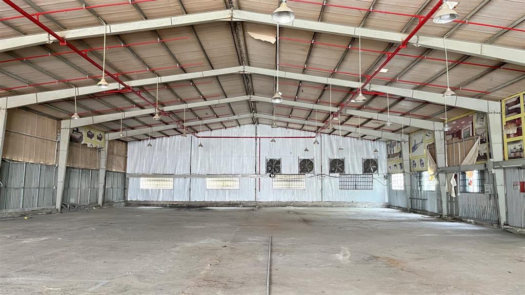 Cho thuê 5565m2 có hai phân xưởng, pccc tự động đường xe cont tại trường thọ