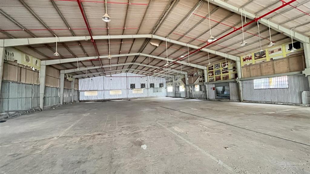 Cho thuê 5565m2 có hai phân xưởng, pccc tự động đường xe cont tại trường thọ