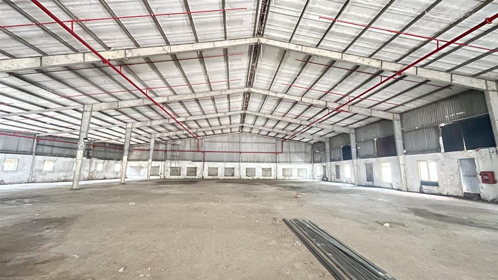 Cho thuê 5565m2 có hai phân xưởng, pccc tự động đường xe cont tại trường thọ