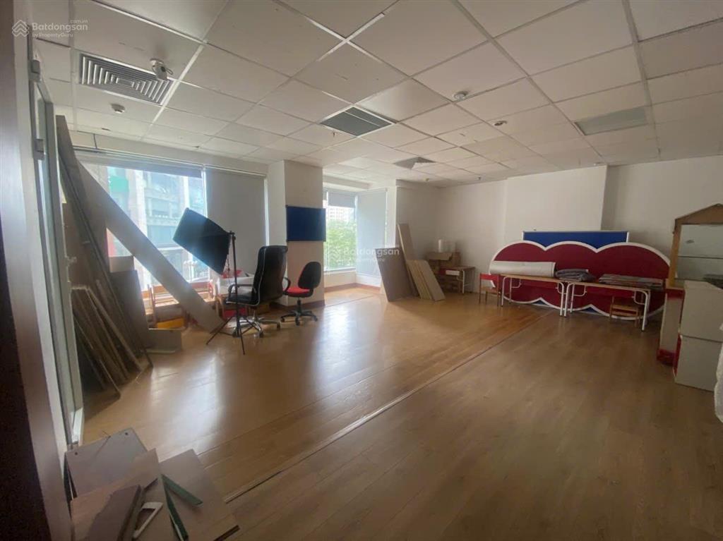Cho thuê văn phòng diện tích 300m2 đường hoàng đạo thúy  giá tốt chỉ 250k/m2/th
