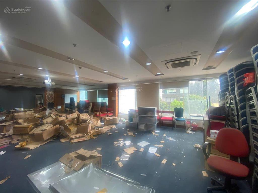Cho thuê văn phòng diện tích 300m2 đường hoàng đạo thúy  giá tốt chỉ 250k/m2/th