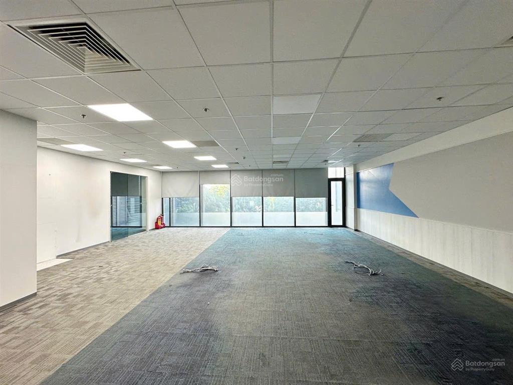 Cho thuê văn phòng 200m2 ngoại giao đoàn  miễn phí ngoài giờ  vuông vắn 2 mặt view