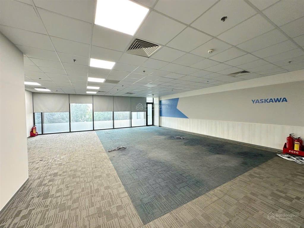 Cho thuê văn phòng 200m2 ngoại giao đoàn  miễn phí ngoài giờ  vuông vắn 2 mặt view