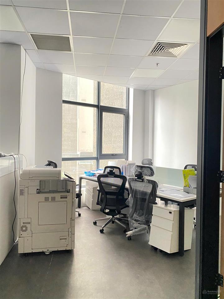 Cho thuê văn phòng 75m² full nội thất đường vũ phạm hàm  miễn phí ngoài giờ