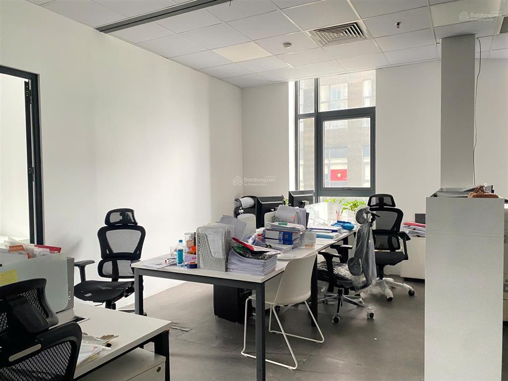 Cho thuê văn phòng 75m² full nội thất đường vũ phạm hàm  miễn phí ngoài giờ