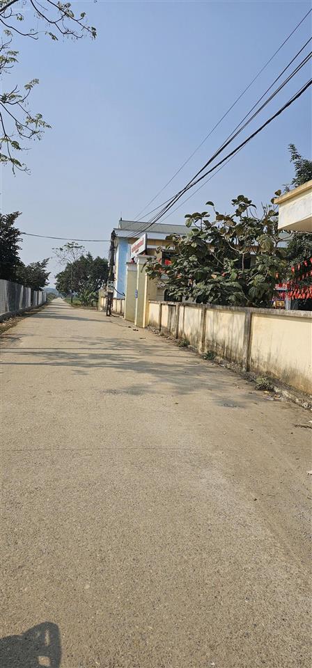 Dt 673m2 100m2 đất ở sát trường mầm non đồi mít xã nam phương tiến