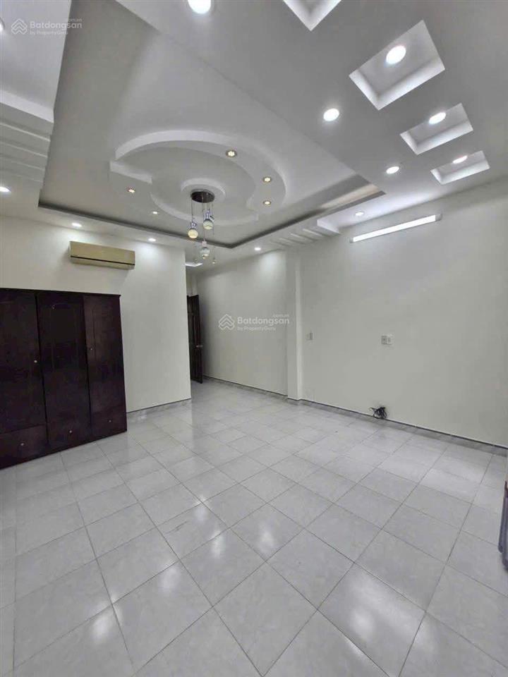 Cho thuê nhà 4.5x25 (trệt + 2 lầu + st + 6pn + 6wc) đối diện aeon tân phú