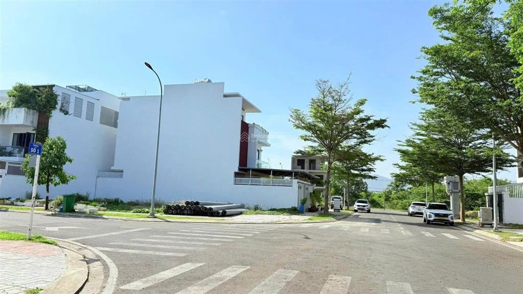 Bán đất góc 2 mặt tiền đường 16m trung tâm khu đô thị mỹ gia gói 2 diện tích 197m2 giá chỉ 47tr/m2