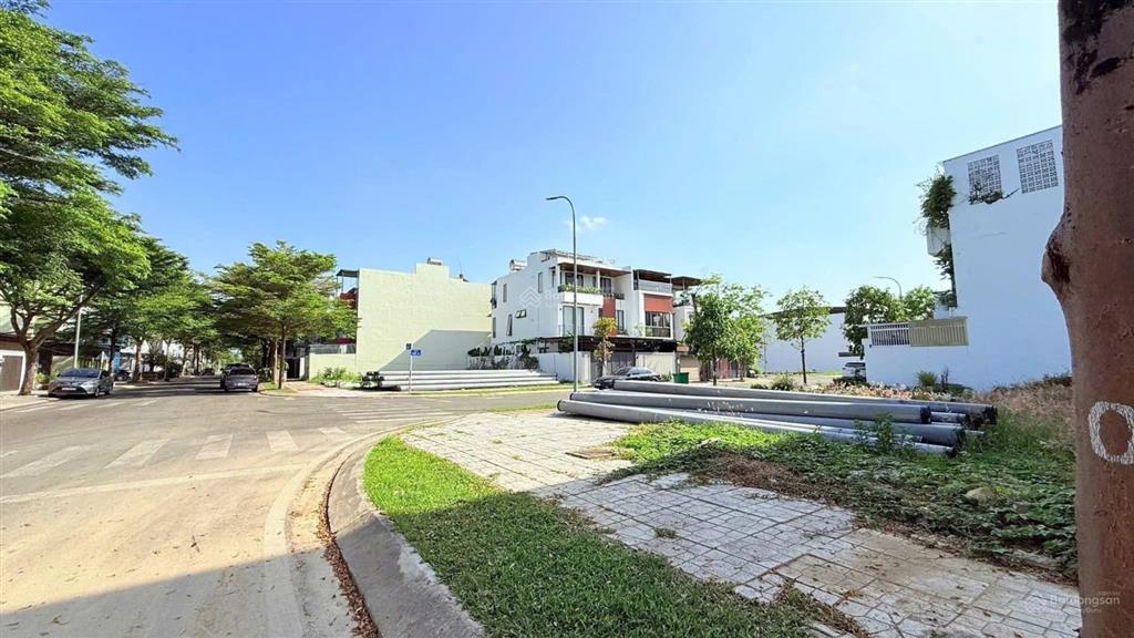 Bán đất góc 2 mặt tiền đường 16m trung tâm khu đô thị mỹ gia gói 2 diện tích 197m2 giá chỉ 47tr/m2