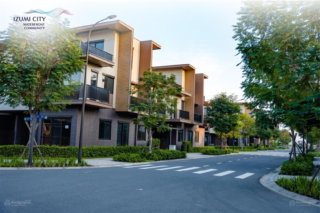 Nhà phố ngang 6m sổ hồng sẵn giá 6 tỷ 4.  0976 483 ***