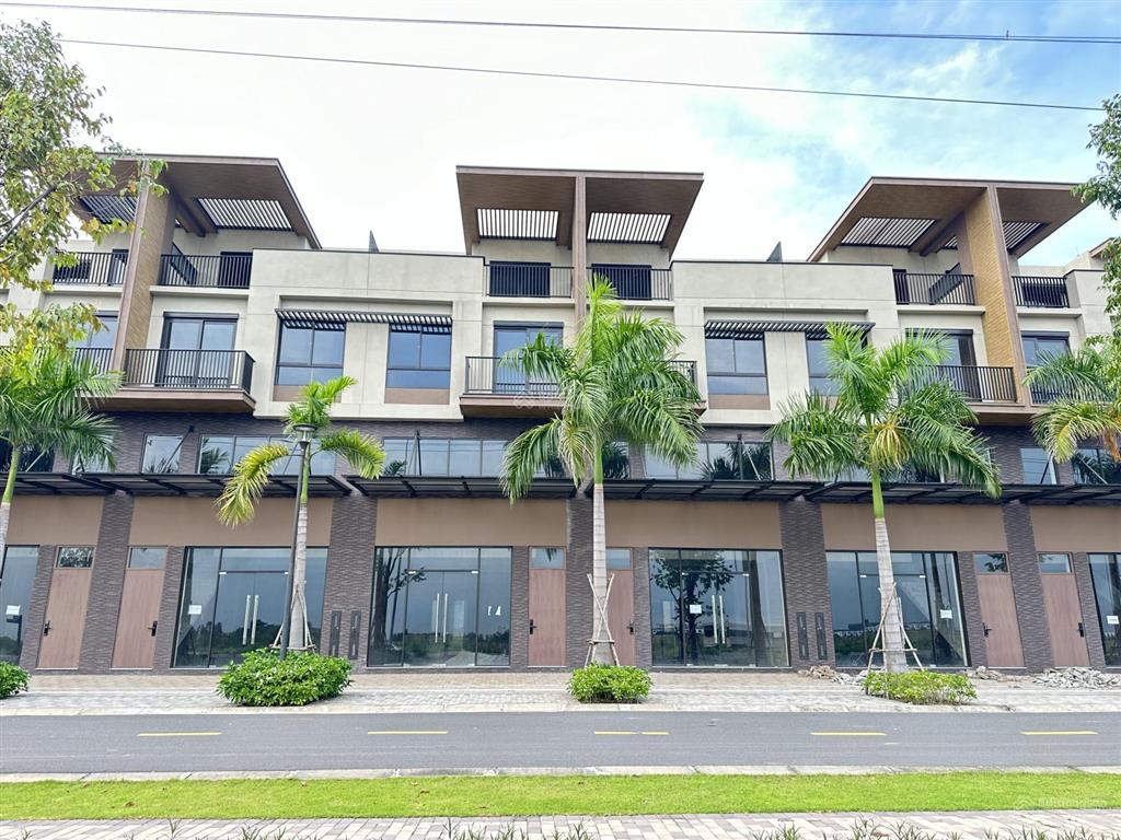 Bán nhà phố vườn izumi city  sổ hồng sẵn sàng tên.  0976 483 ***