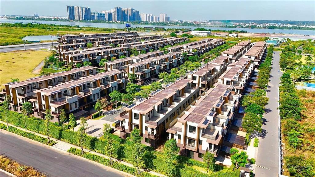 Bán nhà phố vườn izumi city  sổ hồng sẵn sàng tên.  0976 483 ***