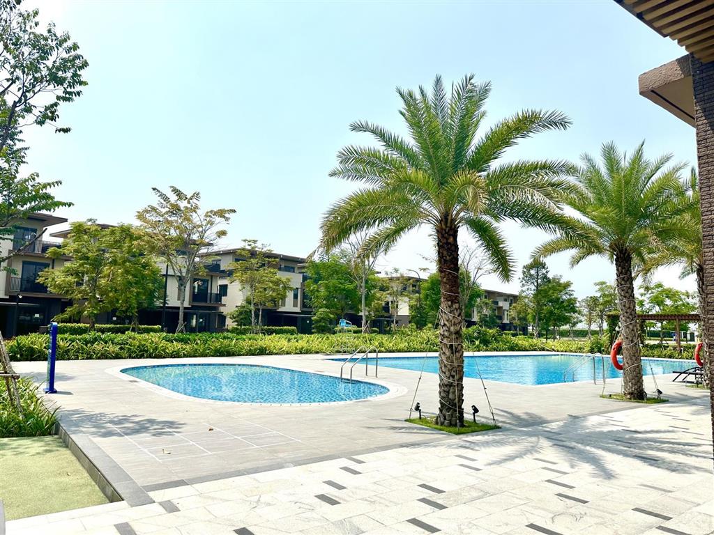 Bán nhà phố vườn izumi city  sổ hồng sẵn sàng tên.  0976 483 ***