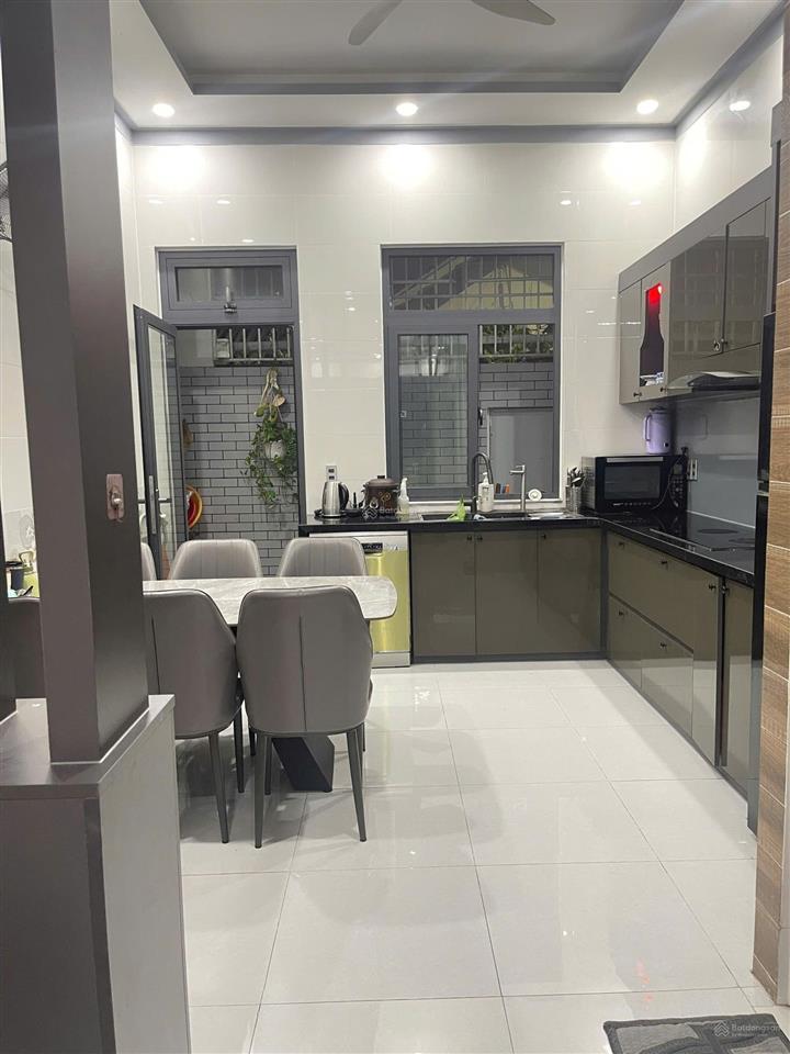 Bán căn nhà đẹp vị trí trung tâm bà rịa
