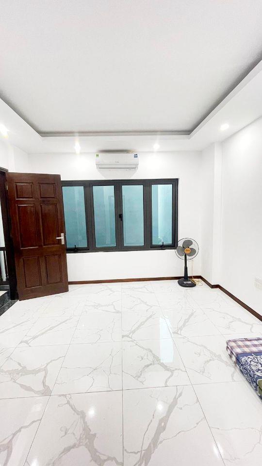 HIẾM-NHÀ HAI BÀ TRƯNG DÂN XÂY 5 TẦNG THANG MÁY, CHỈ 20M RA MP VỀ Ở NGAY_10,9TỶ