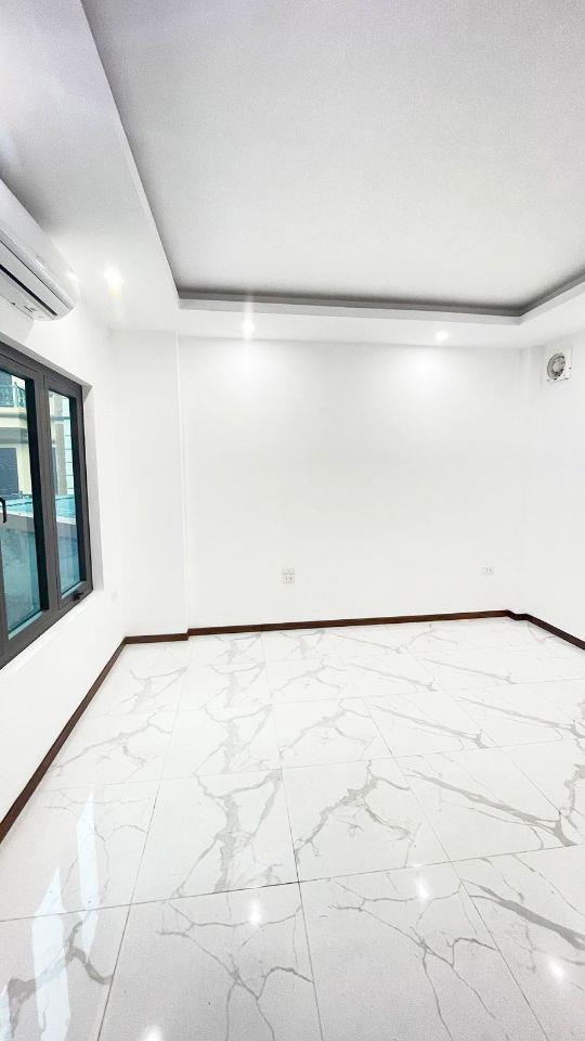 HIẾM-NHÀ HAI BÀ TRƯNG DÂN XÂY 5 TẦNG THANG MÁY, CHỈ 20M RA MP VỀ Ở NGAY_10,9TỶ