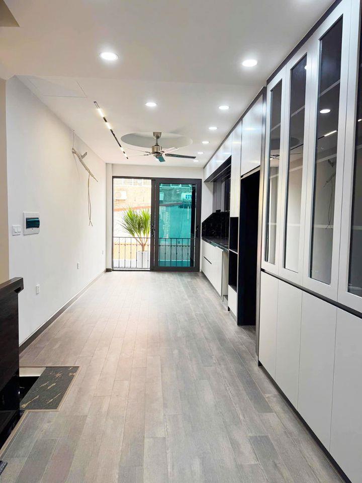 NHÀ LÒ ĐÚC 6 TẦNG THANG MÁY, ĐẸP NHƯ KHÁCH SẠN 5 SAO, 10M RA MP CHO THUÊ TỐT_15,5TỶ