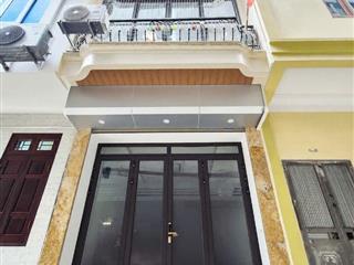 HIẾM-NHÀ ĐỐNG ĐA DÂN XÂY PHÂN LÔ BỘ CÔNG AN, OTO 7 CHỖ NGỦ TRONG NHÀ, KINH DOANH_10,6TỶ