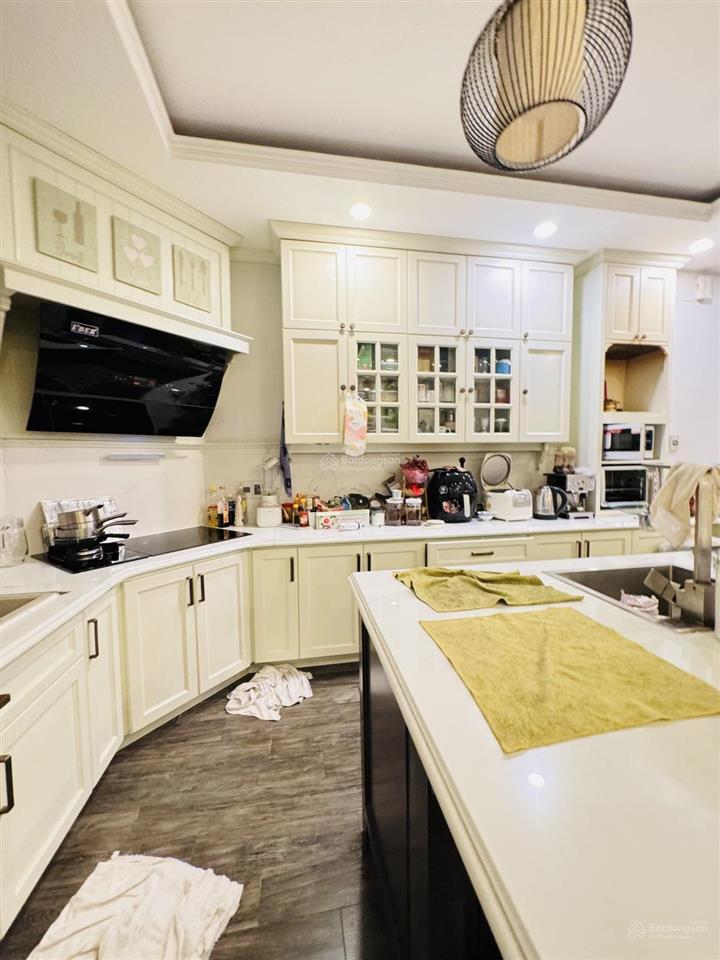 Bán biệt thự 130m2, 31 tỷ, tại khu dân cư ven sông sadeco, tân phong, q.7, hcm giá ưu đãi