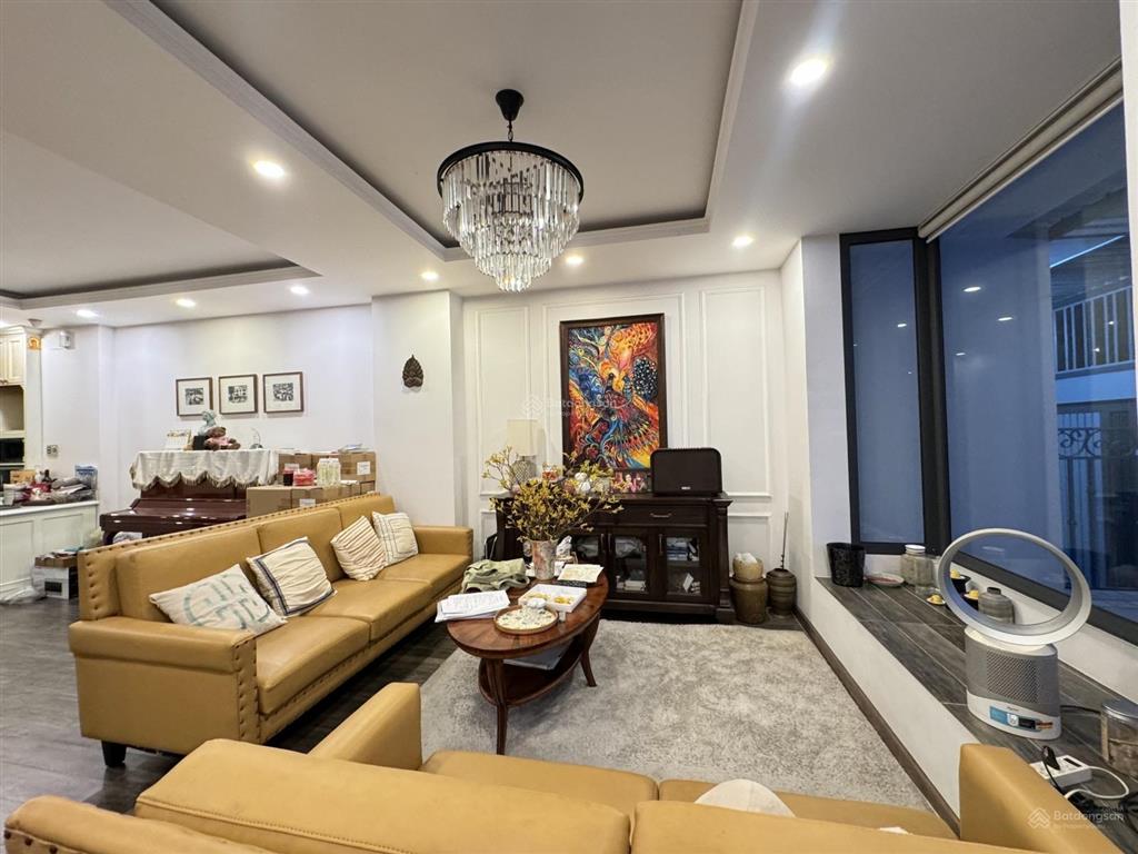 Bán biệt thự 130m2, 31 tỷ, tại khu dân cư ven sông sadeco, tân phong, q.7, hcm giá ưu đãi