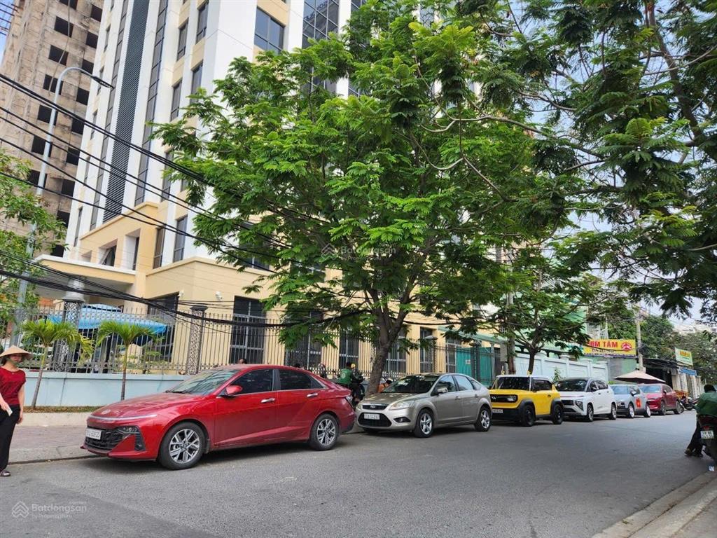 Quận 7 1200m2 thổ cư sẵn 2 căn mt + 100 phòng trọ  hệ số xd cao  dòng tiền 3,6 tỷ/năm