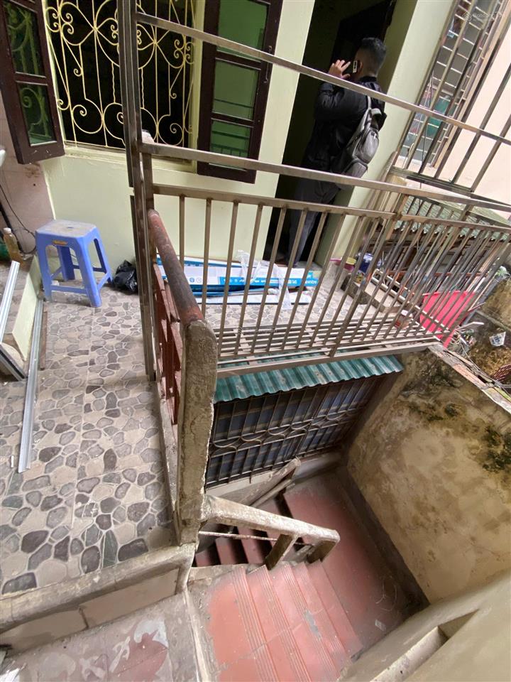 Bán nhà trong ngõ phố hàng mã, từ tầng 2 trở lên, 3 tầng 1 lửng, thoáng mát khép kín