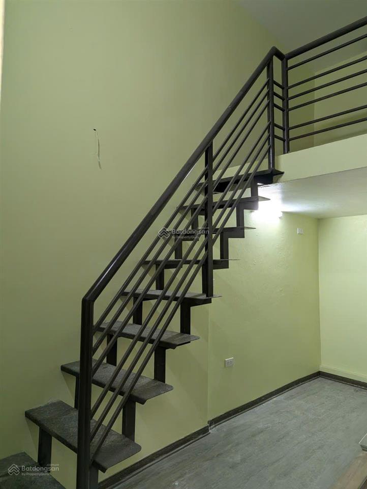 Bán nhà trong ngõ phố hàng mã, từ tầng 2 trở lên, 3 tầng 1 lửng, thoáng mát khép kín