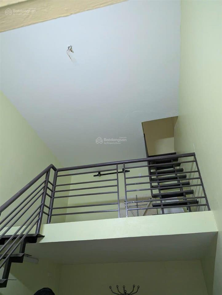 Bán nhà trong ngõ phố hàng mã, từ tầng 2 trở lên, 3 tầng 1 lửng, thoáng mát khép kín