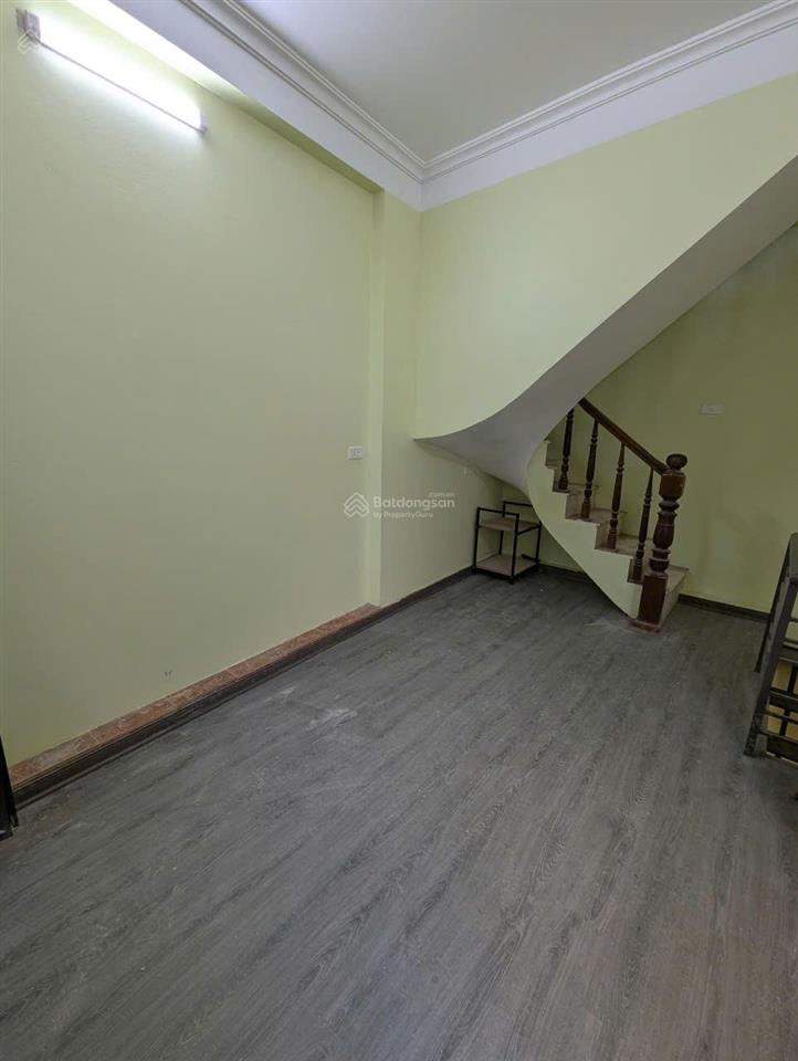 Bán nhà trong ngõ phố hàng mã, từ tầng 2 trở lên, 3 tầng 1 lửng, thoáng mát khép kín