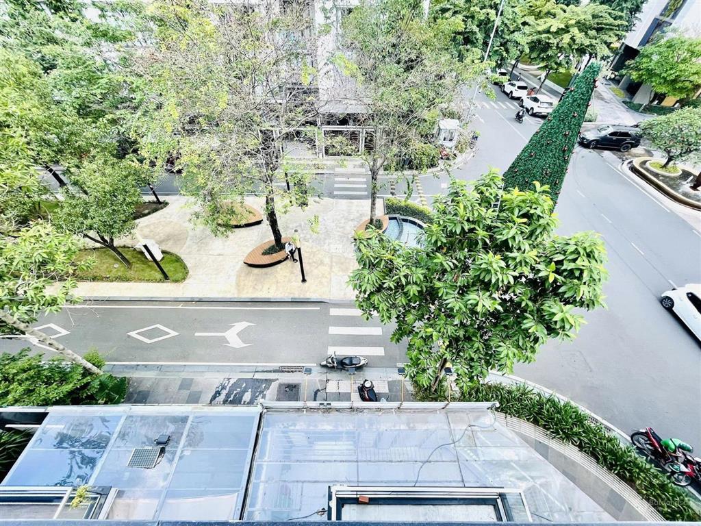 Cho thuê căn góc nội khu hà đô centrosa  4 tầng  văn phòng, studio, đào tạo,...