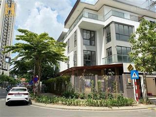 Cho thuê căn góc nội khu hà đô centrosa  4 tầng  văn phòng, studio, đào tạo,...