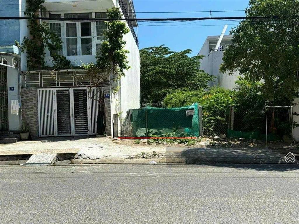 Đất gần biển. mặt tiền trần khát chân nha trang. khu tđc hòn sện. đường nhựa 20m .gần bến du thuyền