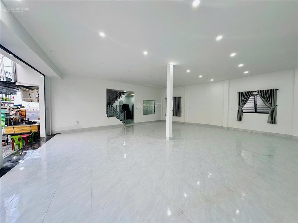 Bán nhà cấp 4. gần biển cách đường phạm văn đồng chỉ 10m.khu kinh doanh