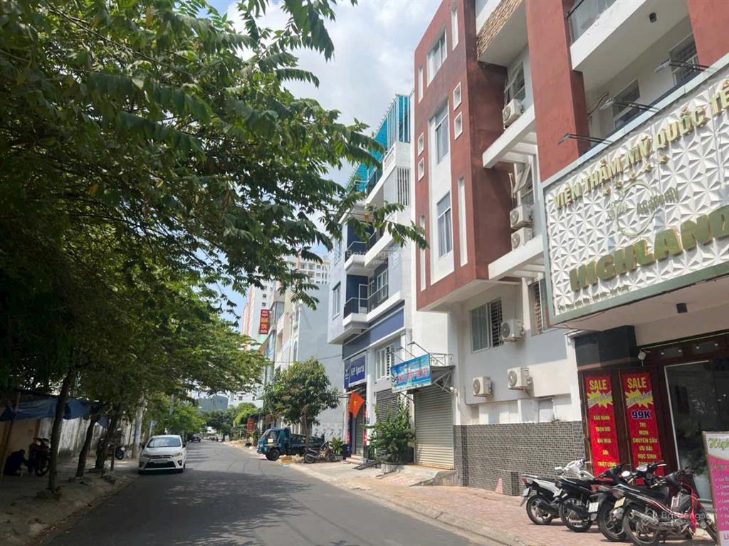 Bán gấp đất đường thoại ngọc hầu gần biển nha trang. đất đối diện chung cư hoàng quân