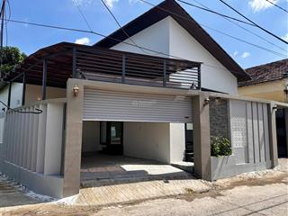 Bán nhà đẹp 2 mặt tiền vĩnh trung. đường ô tô tận nơi. cách 23/10 chỉ 50m. ngay chợ và trường