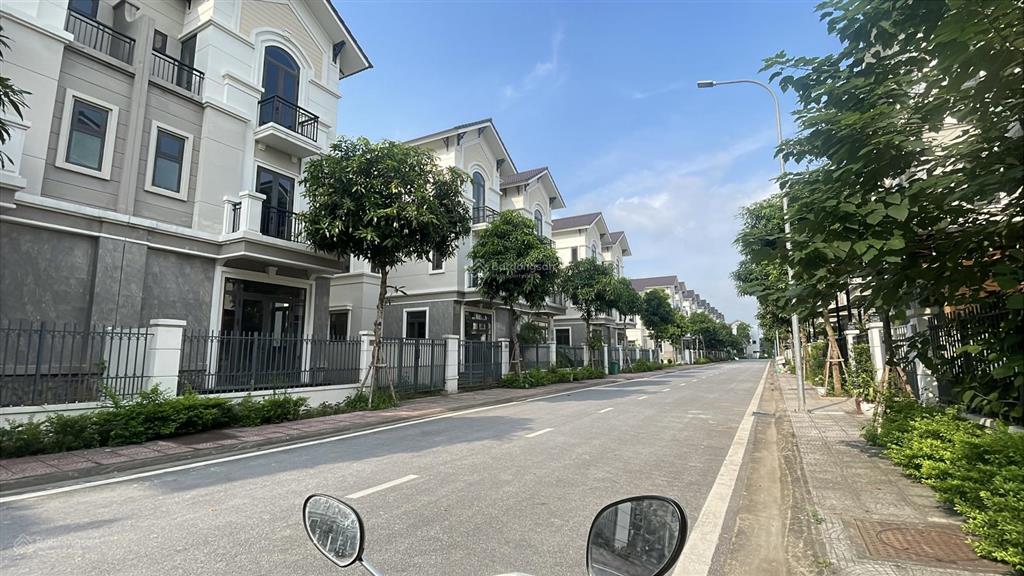 Một căn sl có dt đất 135m2 cần bán nhanh thật nhanh
