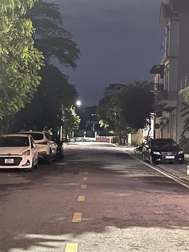 Bán nhà mặt phố kinh doanh, buôn bán