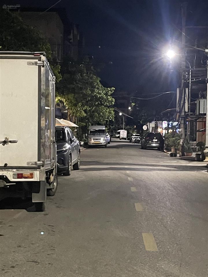 Bán nhà mặt phố kinh doanh, buôn bán