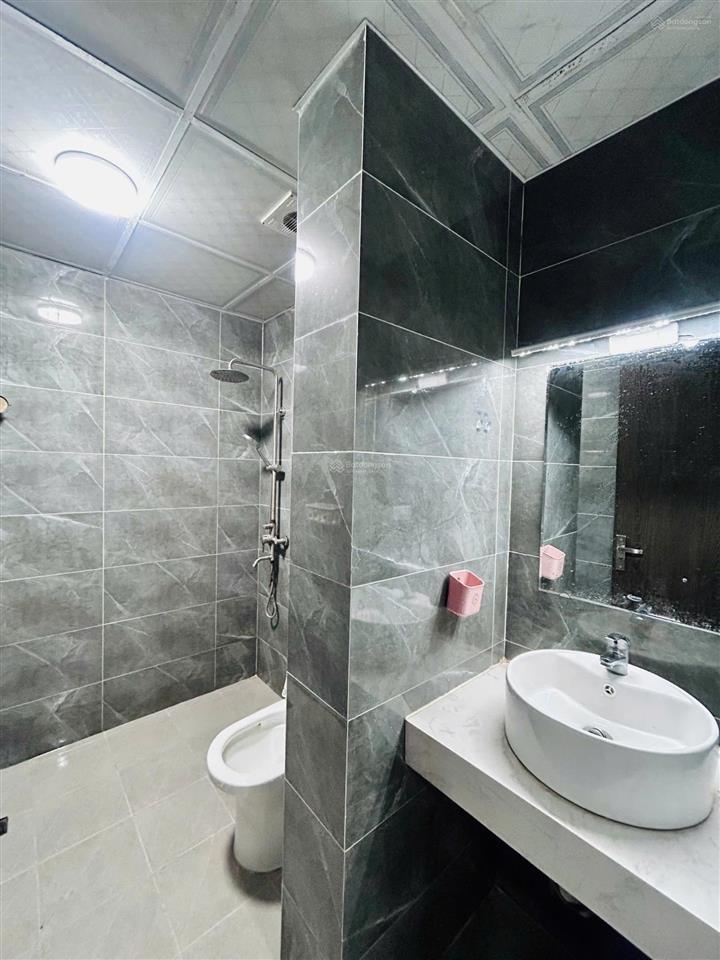 Cho thuê căn hộ tòa ccmn ngõ 158 ngọc hà  dt 30m2, lô góc 2 cửa sổ thoáng  đầy đủ đồ  giá 5tr6