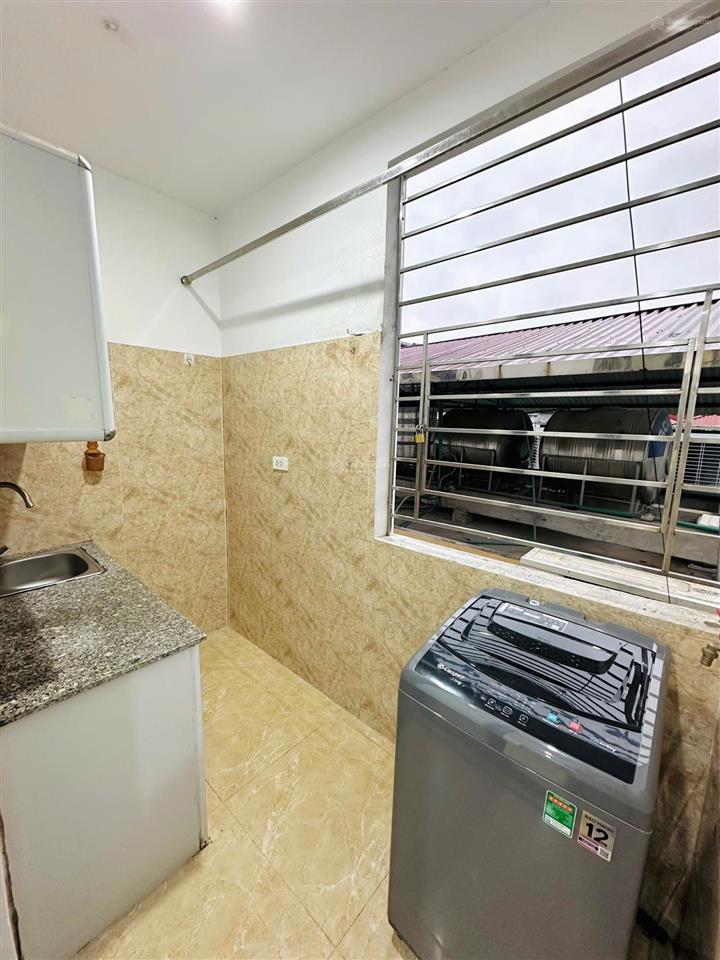 Cho thuê phòng tòa ccmn ngõ 110 trần duy hưng 1 ngủ tách bếp dt 35m2  đủ đồ ở ngay  giá 5tr5