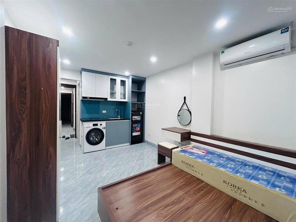 Cho thuê phòng láng hạ  nhà mới  đầy đủ đồ chỉ việc đến ở  ban công cửa sổ thoáng  giá 5tr8