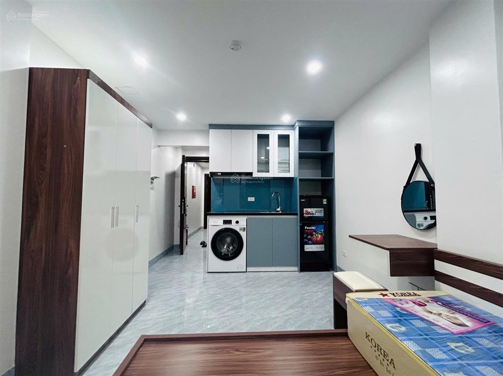 Cho thuê phòng láng hạ  nhà mới  đầy đủ đồ chỉ việc đến ở  ban công cửa sổ thoáng  giá 5tr8