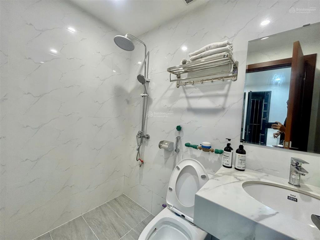 Cho thuê căn hộ ngõ 82 chùa láng, 2 giường tầng 4 ngủ riêng, đầy đủ đồ, ngõ ô tô gần ftu và dav